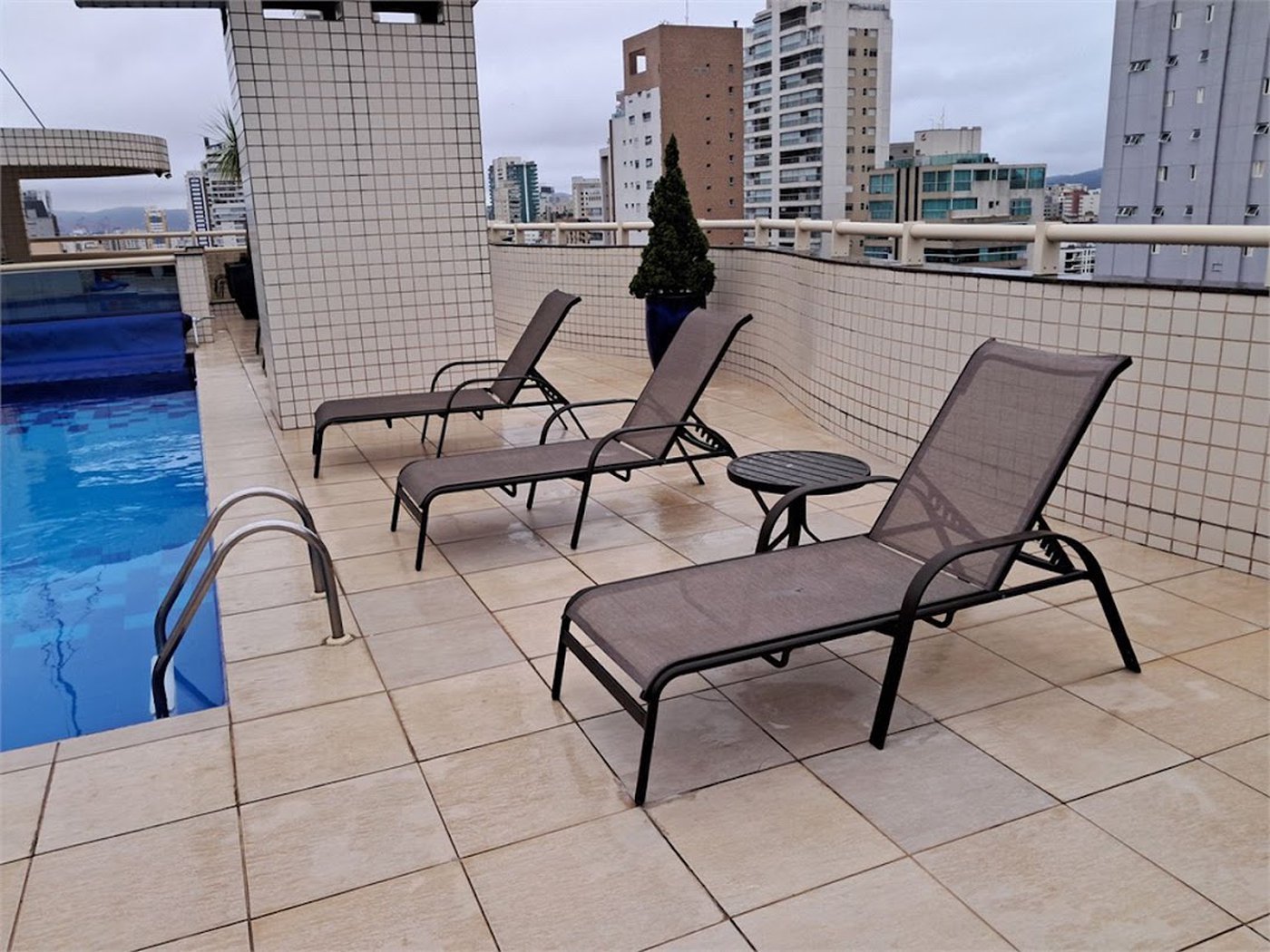 Apartamento Residencial à venda, Gonzaga, Santos - AP0761.