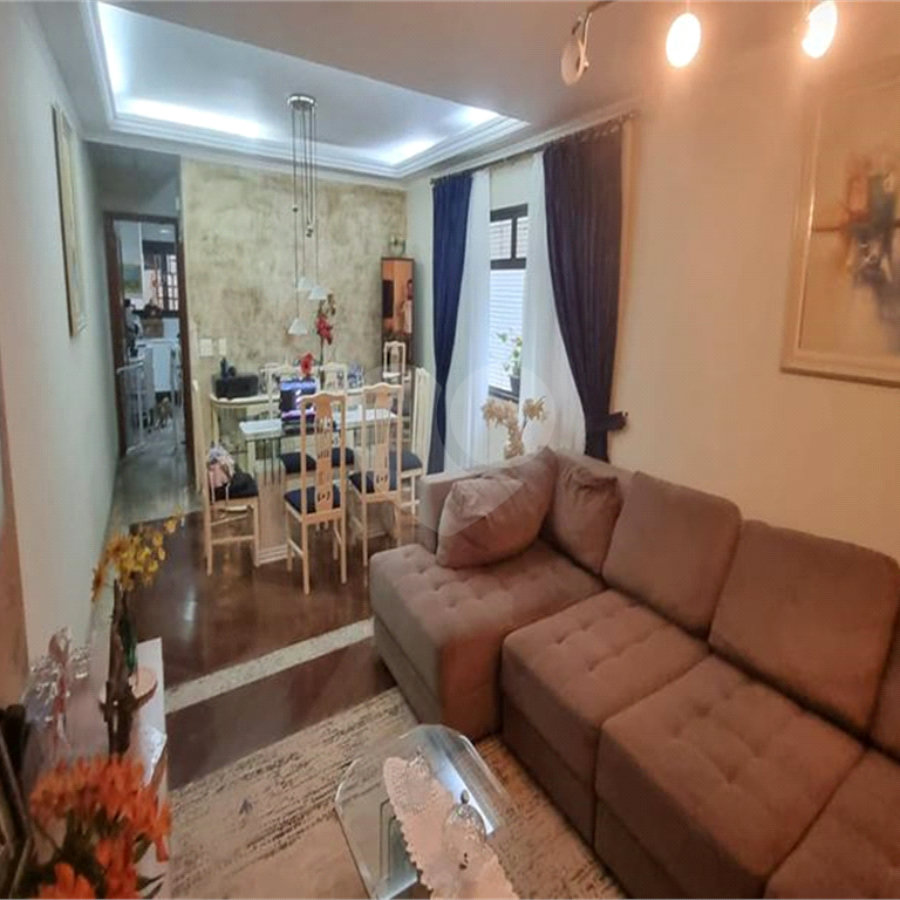 Sobrado à Venda na Aclimação - 150 m² - 2 Salas, 3 Dorms, 2 Vagas.