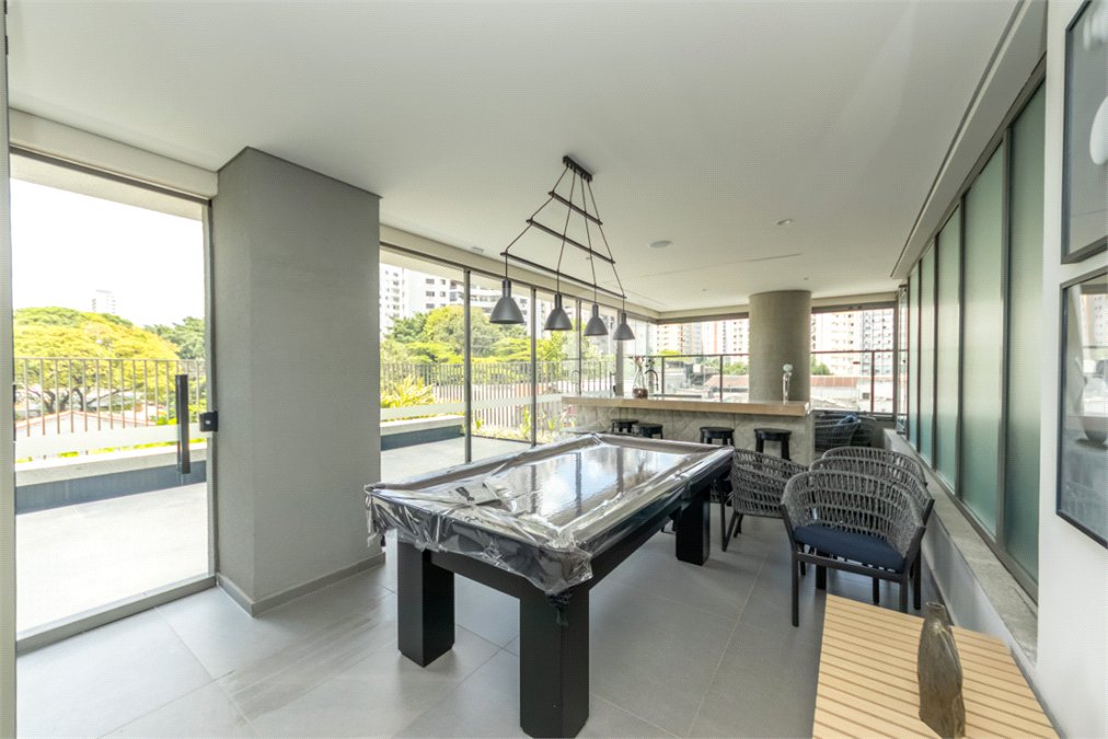 Apartamento à venda com 3 suítes em Campo Belo, São Paulo, SP