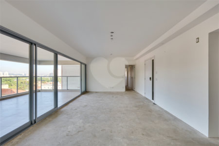 Apartamento à venda com 3 suítes em Jardim Marajoara, São Paulo, SP
