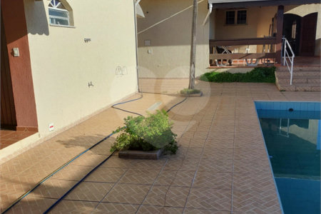 Casa Térrea à venda com 4 quartos, sendo 2 suítes,  em Vila Esperia ou Giglio, Atibaia, SP