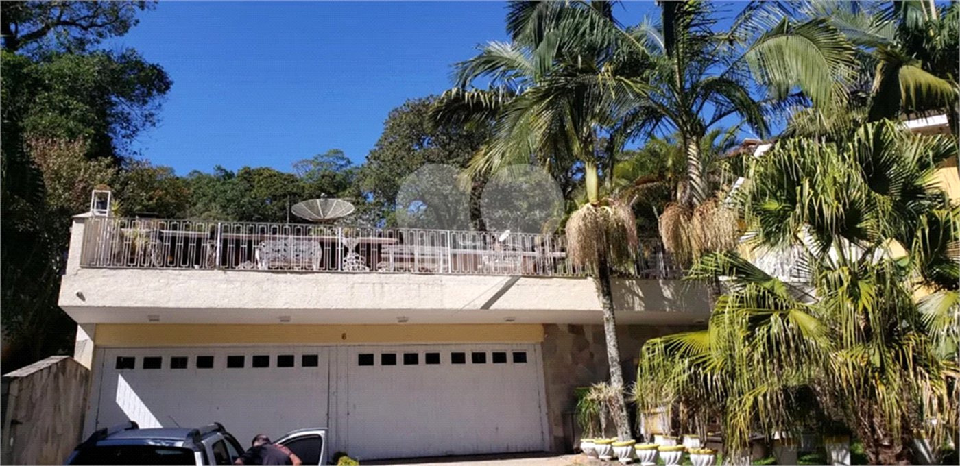 Casa à venda com 4 suítes no condomínio Alpes da Cantareira, Mairiporã - SP
