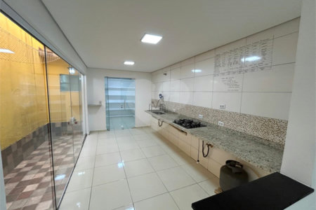 Casa de Vila para alugar com 4 suítes em Vila Romana, São Paulo, SP