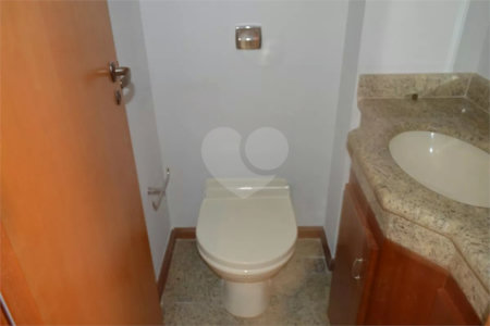 Apartamento à venda com 3 quartos, sendo 1 suíte, em Jardim Vila Mariana, São Paulo, SP