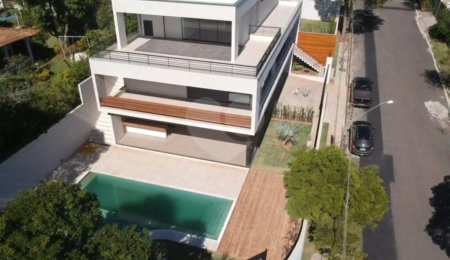 Casa à venda com 4 suítes em Jardim Itaperi, Atibaia, SP