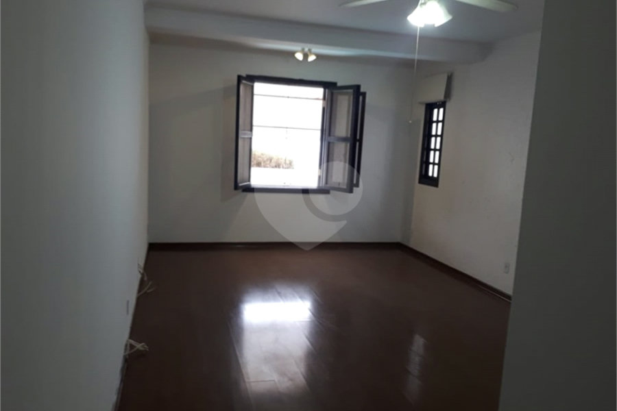 Sobrado à venda com 5 quartos, sendo 3 suítes, em Tremembé, São Paulo, SP