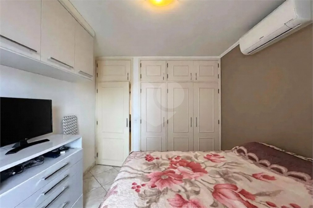 Apartamento à venda com 2 quartos em Pitangueiras, Guarujá, SP