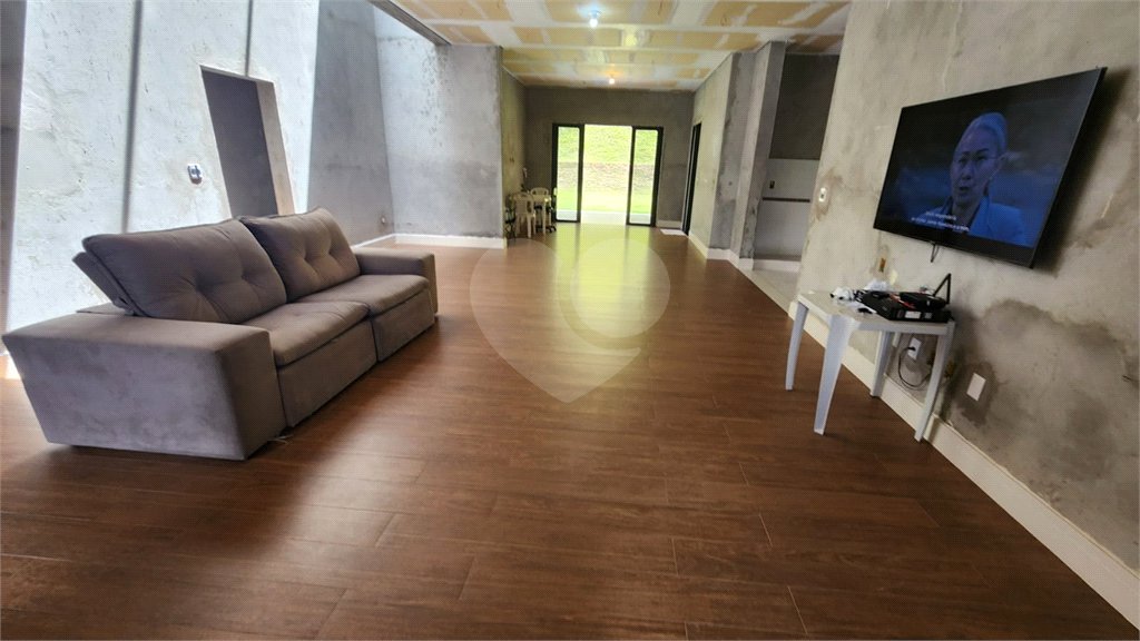 Casa à venda com 3 suítes no condomínio Residencial Jardim Primavera, Louveira - SP