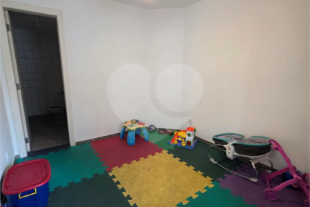 Apartamento à venda com 3 suítes em Vila Uberabinha, São Paulo, SP