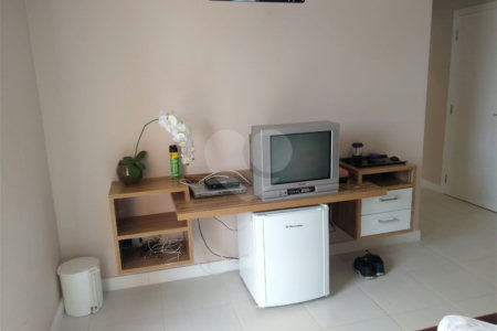 Casa à venda com 5 quartos, sendo 4 suítes,  no condomínio Parque Shambala, Atibaia - SP