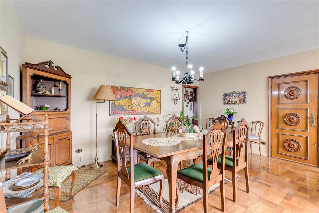 Apartamento à venda com 4 quartos, sendo 1 suíte,  em Chácara Santo Antônio, São Paulo, SP