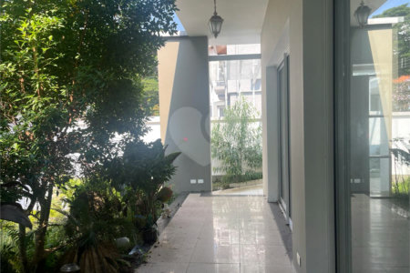 Casa de Vila à venda com 3 quartos, sendo 1 suíte, em Jardim Hípico, São Paulo, SP