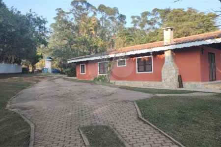 Casa à venda com 9 quartos, sendo 4 suítes, em Jardim Maracanã, Atibaia, SP