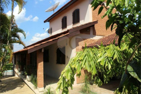 Casa à venda com 4 quartos, sendo 2 suítes, no condomínio Vinhas da Vista Alegre - Lado Sede, Vinhedo - SP