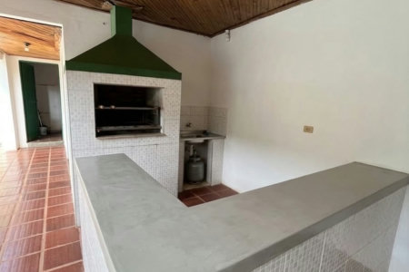 Casa à venda com 3 quartos, sendo 1 suíte, em Jardim das Oliveiras, Três Lagoas, MS