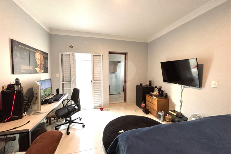 Sobrado à venda com 6 quartos, sendo 5 suítes, em Tremembé, São Paulo, SP