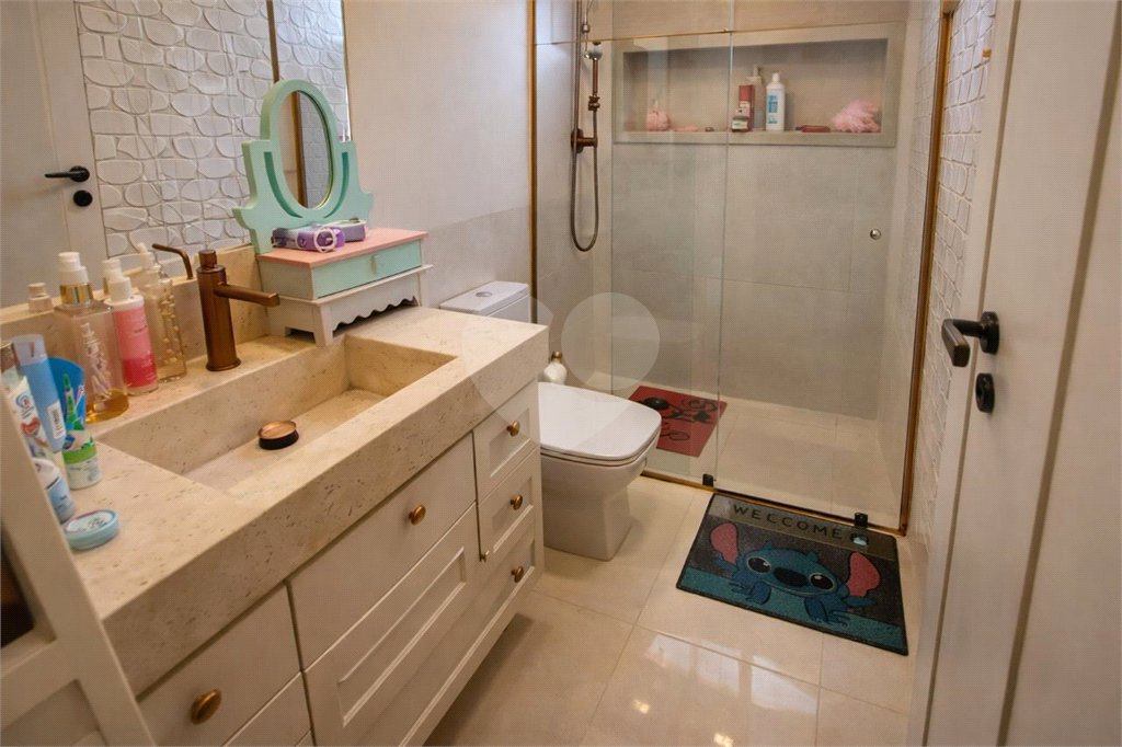 Casa à venda com 5 quartos, sendo 4 suítes, no condomínio Portal dos Oitis, Araraquara - SP