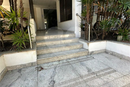 Apartamento à venda com 3 quartos, sendo 1 suíte, em Passagem, Cabo Frio, RJ
