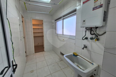 Apartamento à venda com 3 quartos, sendo 1 suíte,  em Jardim Olympia, São Paulo, SP