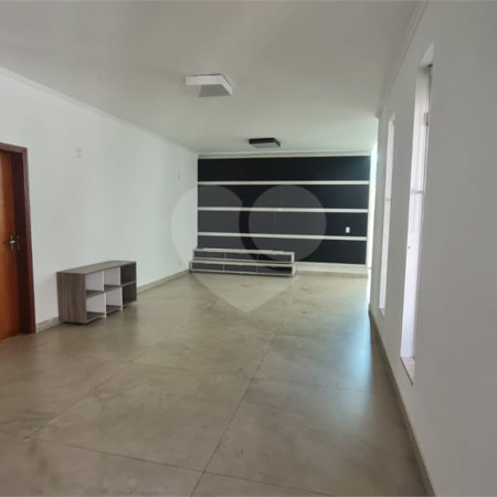 Sobrado à venda com 3 suítes em Vila Nastri, Itapetininga, SP
