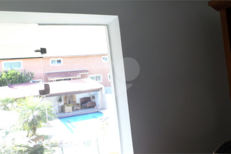 Sobrado à venda com 4 suítes em Recanto Impla, Carapicuíba, SP