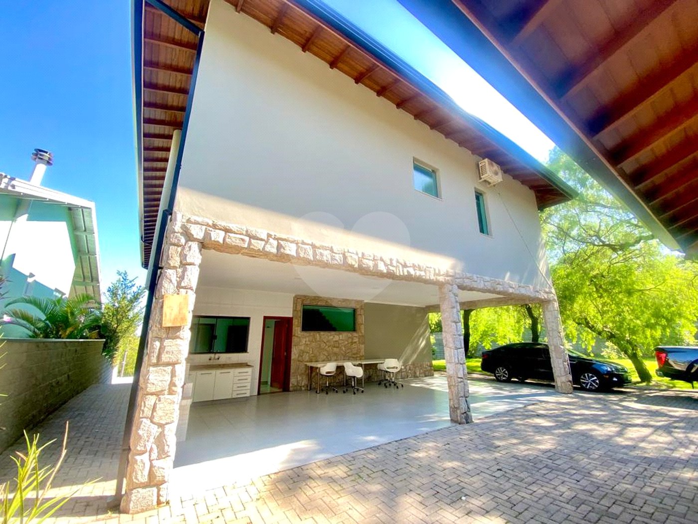 Casa à venda com 4 quartos, sendo 2 suítes, no condomínio Bosque de Grevilea, Vinhedo - SP