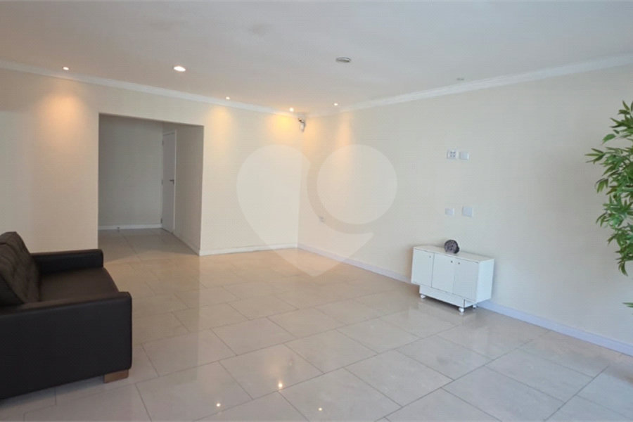 Casa Térrea à venda ou para alugar com 8 quartos, sendo 4 suítes, em Vila Pereira Barreto, São Paulo, SP
