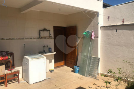 Sobrado completo e espaçoso em São Caetano do Sul | 3 Suítes | 5 a 7 Vagas de garagem
