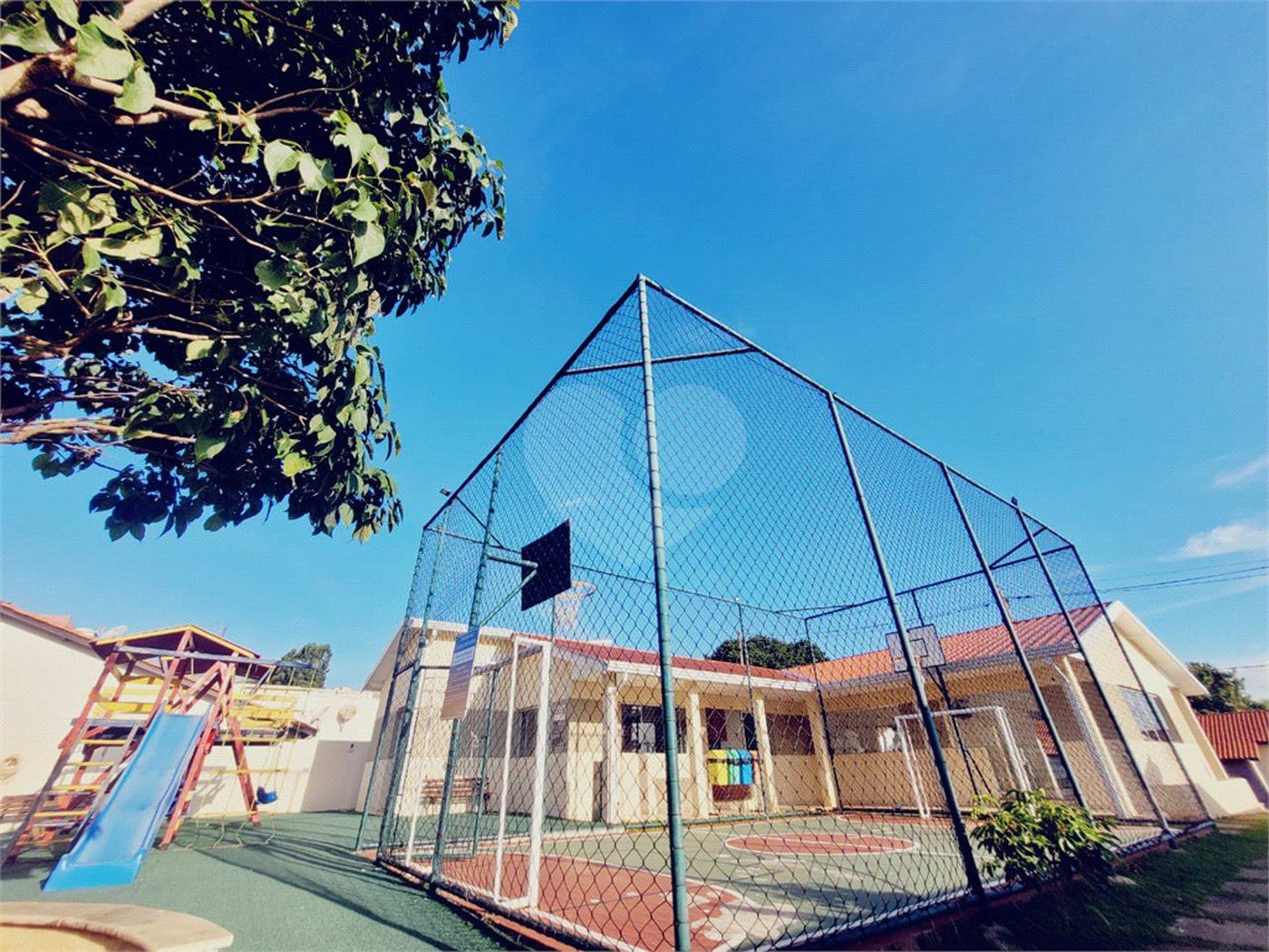 Casa à venda com 2 quartos, sendo 1 suíte, no condomínio Villa das Palmeiras, Indaiatuba - SP