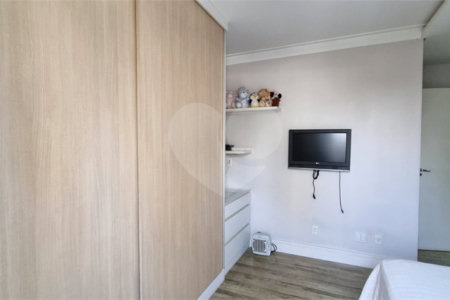Apartamento à venda com 3 suítes em Jardim Londrina, São Paulo, SP