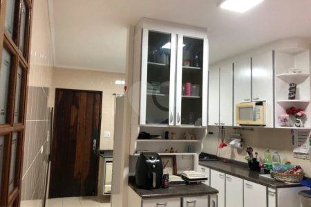 Casa à venda com 3 quartos, sendo 1 suíte,  em Vila Gustavo, São Paulo, SP