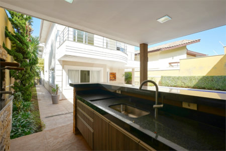 Casa à venda ou para alugar com 4 suítes em Interlagos, São Paulo, SP