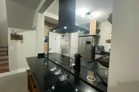 Sobrado à venda com 3 quartos, sendo 1 suíte, em Adalgisa, Osasco, SP