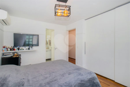 Casa à venda com 4 suítes no condomínio Conde D Eu, São Paulo - SP