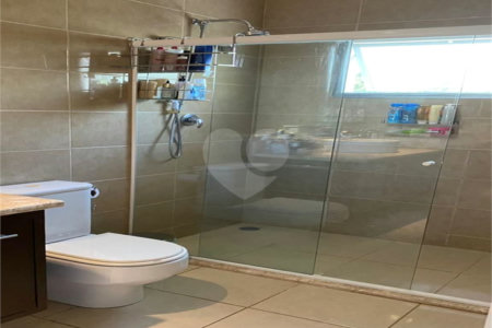 Casa à venda com 5 quartos, sendo 4 suítes,  no condomínio Terras de Santa Clara, Jacareí - SP