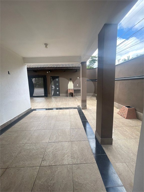 Sobrado à venda com 3 quartos, sendo 2 suítes,  em Vila Oliveira, Mogi das Cruzes, SP