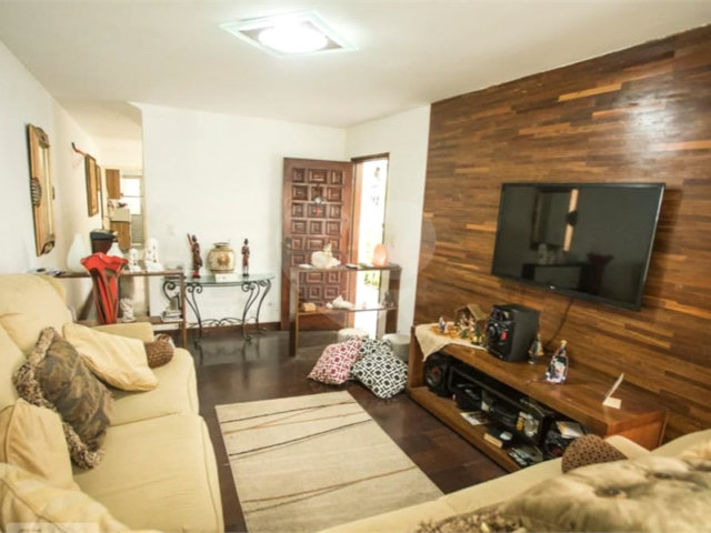 Casa à venda com 3 quartos, sendo 1 suíte,  em Mirandópolis, São Paulo, SP