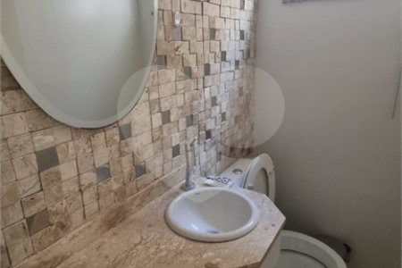 Sobrado à venda com 3 quartos, sendo 1 suíte, em Vila Libanesa, São Paulo, SP