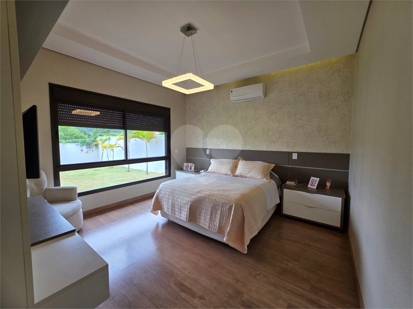 Casa à venda com 4 suítes no condomínio Residencial Jardim Primavera, Louveira - SP