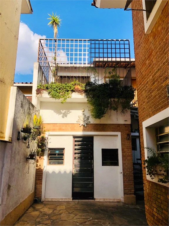 Sobrado à venda com 5 suítes em Vila Cordeiro, São Paulo, SP