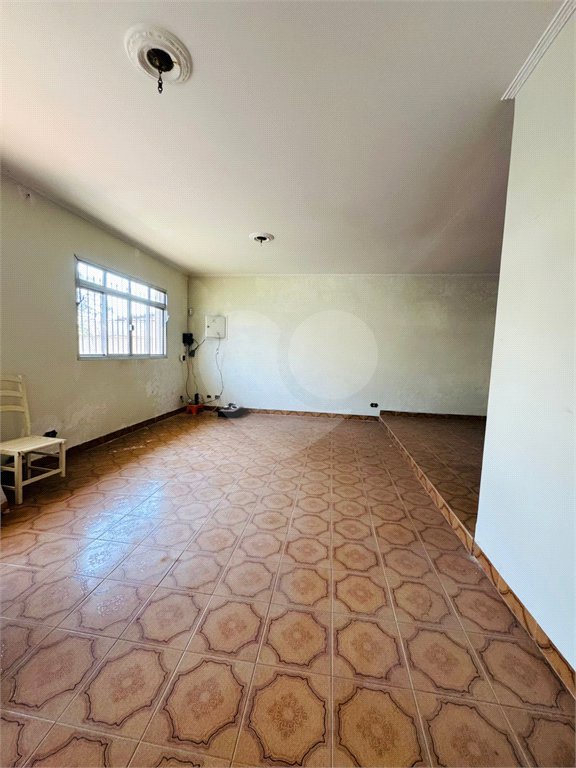 Casa à venda com 4 quartos, sendo 2 suítes,  em Vila Galvão, Guarulhos, SP