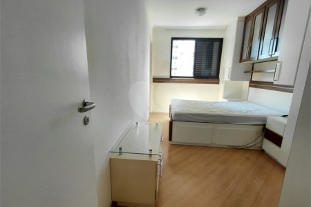 Apartamento à venda com 3 suítes em Vila Romana, São Paulo, SP