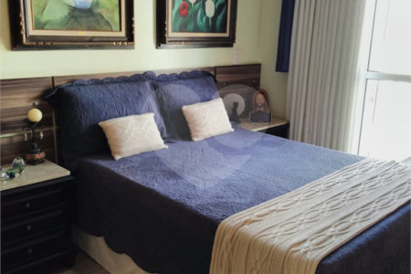 Casa à venda com 3 quartos, sendo 1 suíte, no condomínio Moradas do Horto, São Paulo - SP