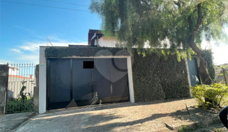 Sobrado à venda com 3 quartos, sendo 1 suíte,  em Jardim Regina, Indaiatuba, SP