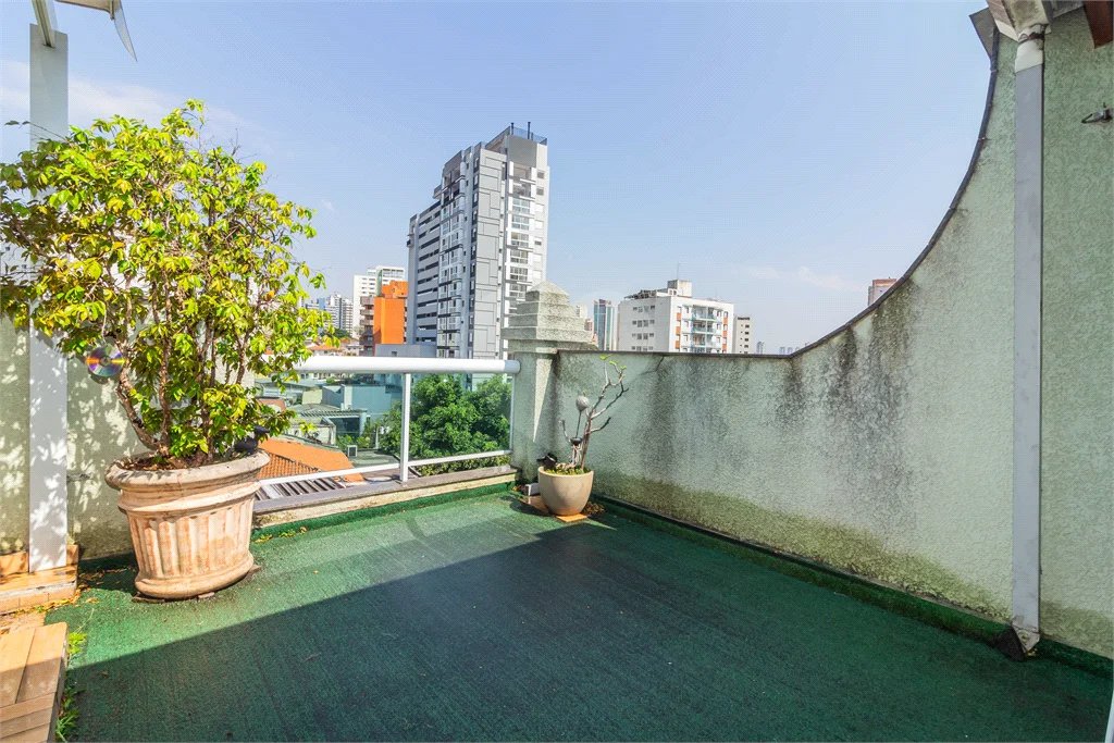 Casa à venda com 3 quartos, sendo 2 suítes,  no condomínio Sagres, São Paulo - SP