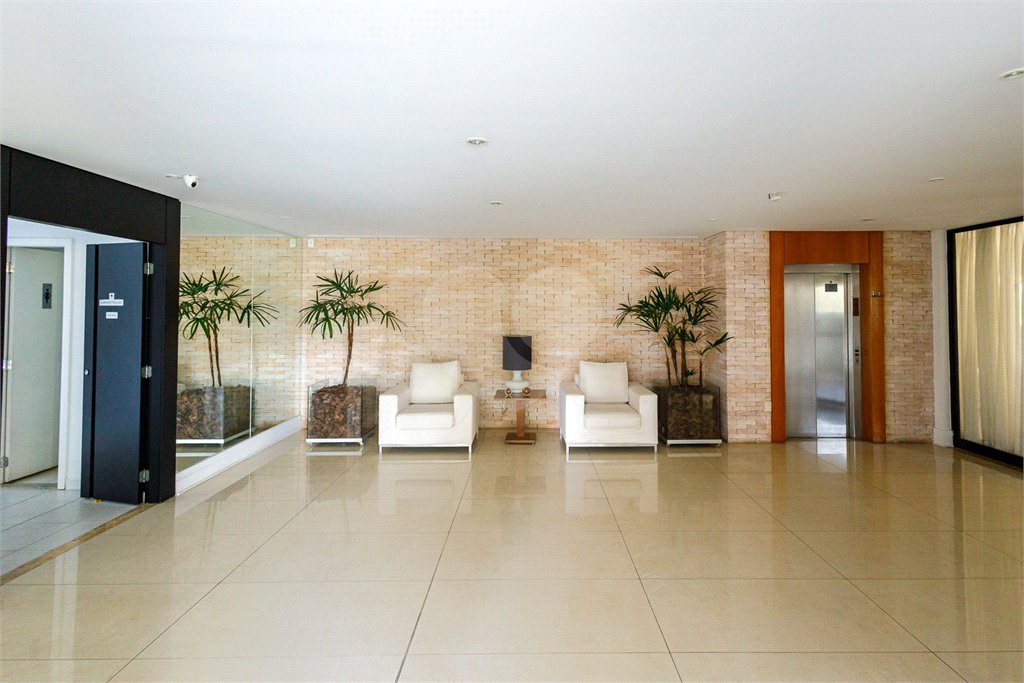 Apartamento à venda com 4 quartos, sendo 2 suítes,  em Jardim Panorama, São Paulo, SP