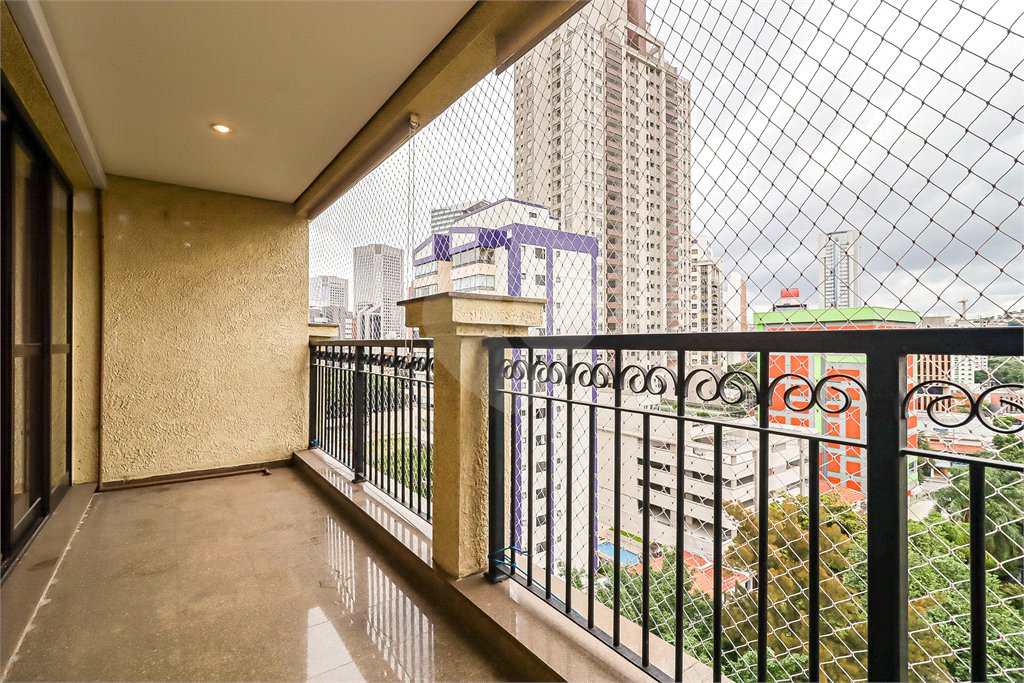 Apartamento à venda com 4 quartos, sendo 3 suítes, em Brooklin Paulista, São Paulo, SP