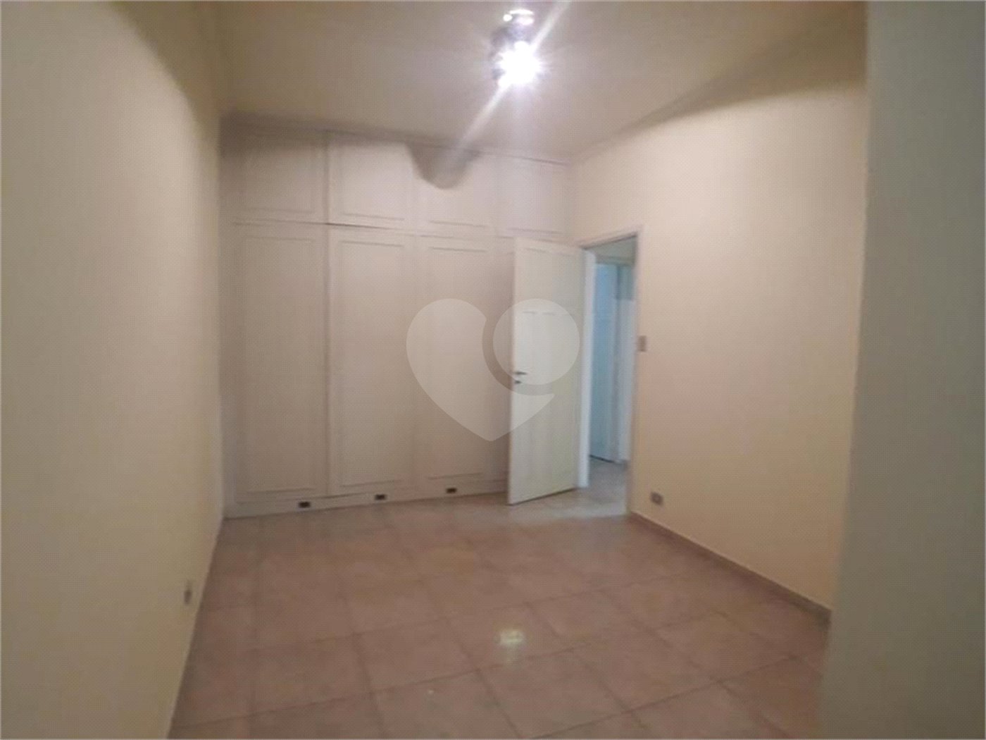 Casa Térrea para alugar com 1 quarto, sendo 3 suítes,  em Indianópolis, São Paulo, SP