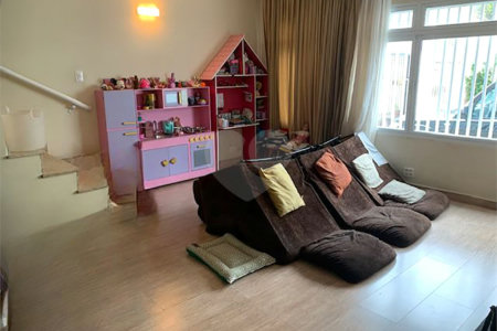Sobrado à venda com 3 quartos em Vila Paulicéia, São Paulo, SP