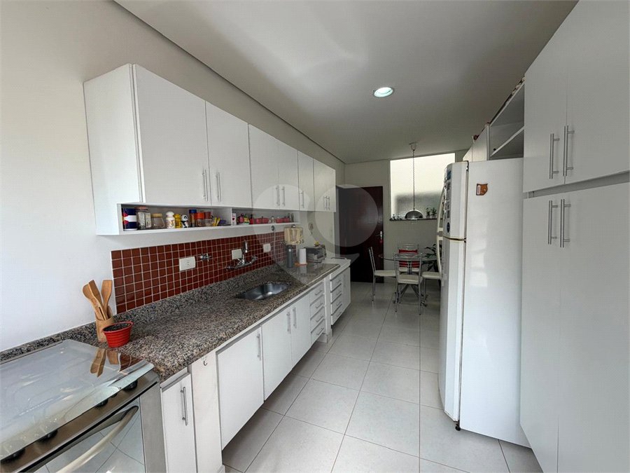 Casa à venda com 4 quartos, sendo 1 suíte, no condomínio Taquaral, São Paulo - SP